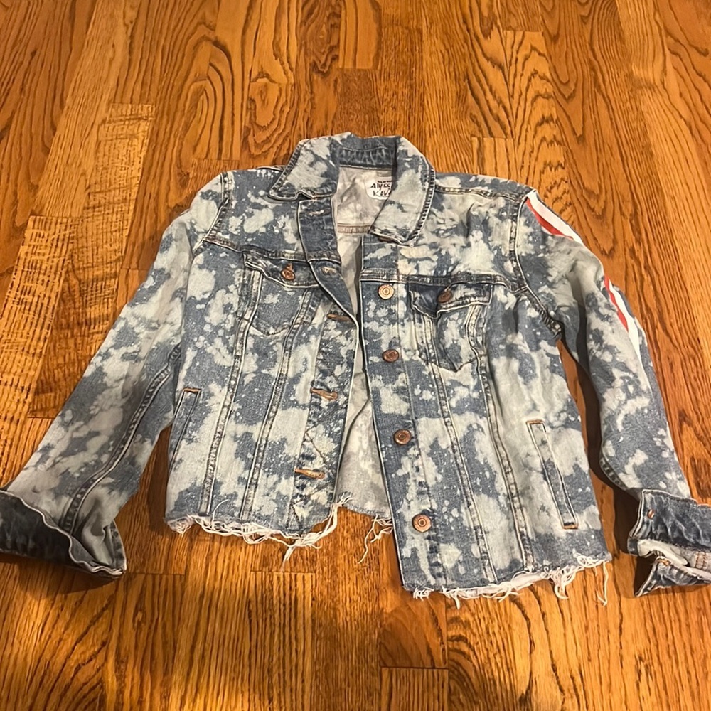 Old Navy Woman’s Wisconsin Jean Jacket Size S